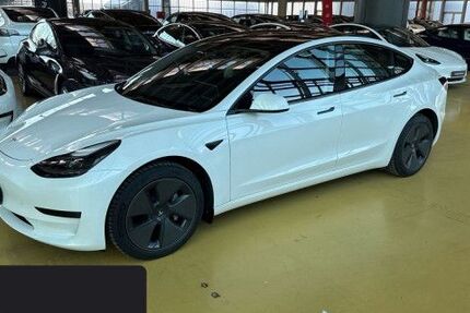 Tesla Model 3 35.584 km 27.700 &euro; Hanau 63457
