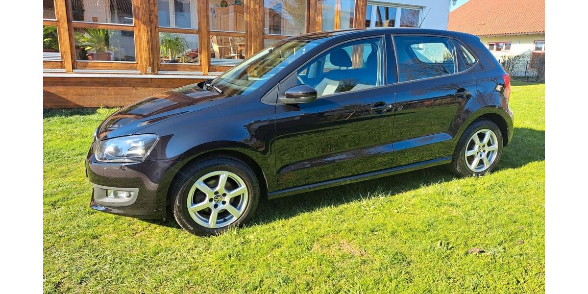 VW Polo 127.593 km 6.350 &euro; Oberbergkirchen 84564