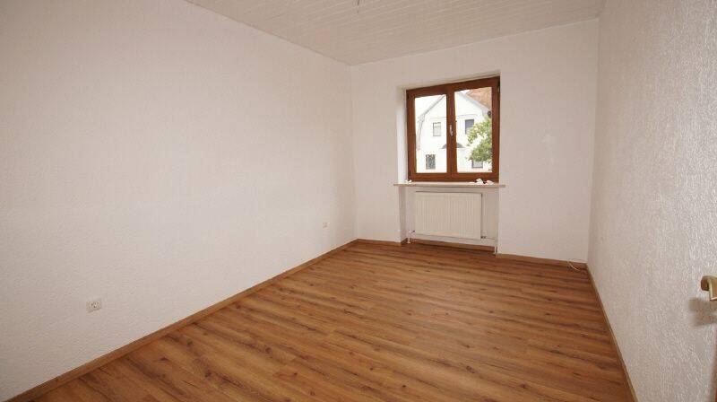 Etagenwohnung Straubing Frauenbrünnl - 3 Zimmer, 90 m&sup2;, 650&euro; | Angebot:26904240