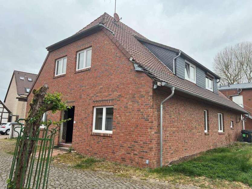 Haus zum Kaufen in Stolzenau 99.000 € 235 m²