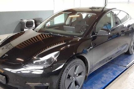 Tesla Model 3 97.642 km 25.950 &euro; Steinbach-Hallenberg OT Herges-Hallenberg 98587