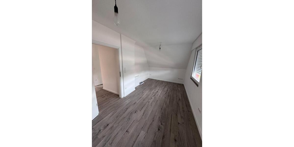 Dachgeschoßwohnung Lingen (Ems) - 3 Zimmer, 66 m&sup2;, 690&euro; | Angebot:26645695
