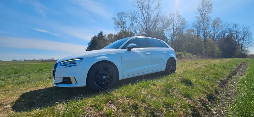 Audi A3 128.000 km 14.500 &euro; Dingolfing 84130