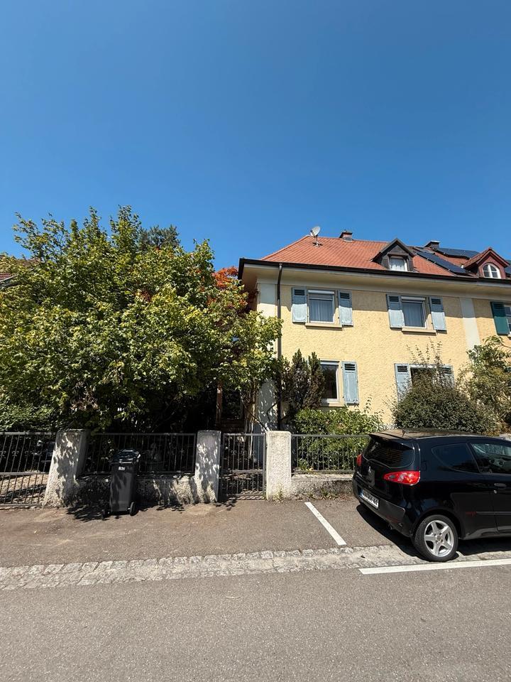 Doppelhaushälfte mit Potenzial in ruhiger Lage von Konstanz-Staad zimmer