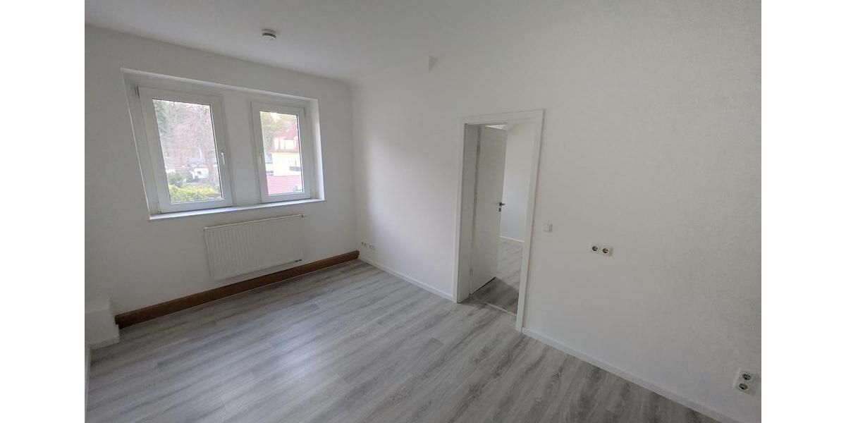 Dachgeschoßwohnung Burgstädt - 1.5 Zimmer, 28 m&sup2;, 235&euro; | Angebot:26321564