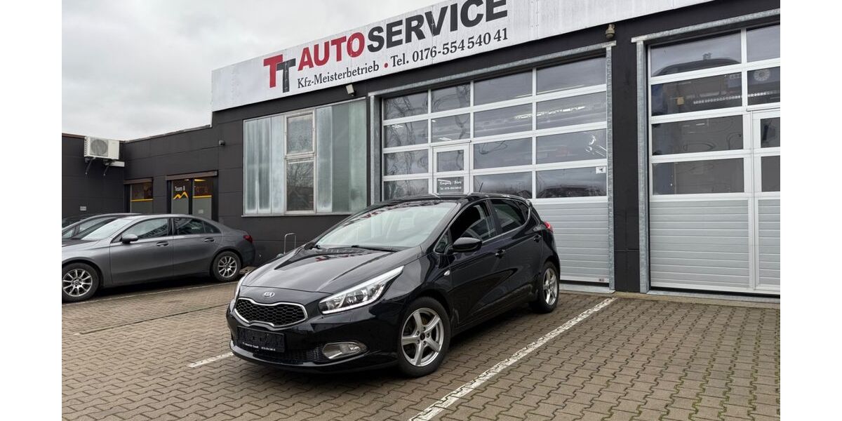 Kia ceed / Ceed 96.000 km 9.390 &euro; Neusäß 86356