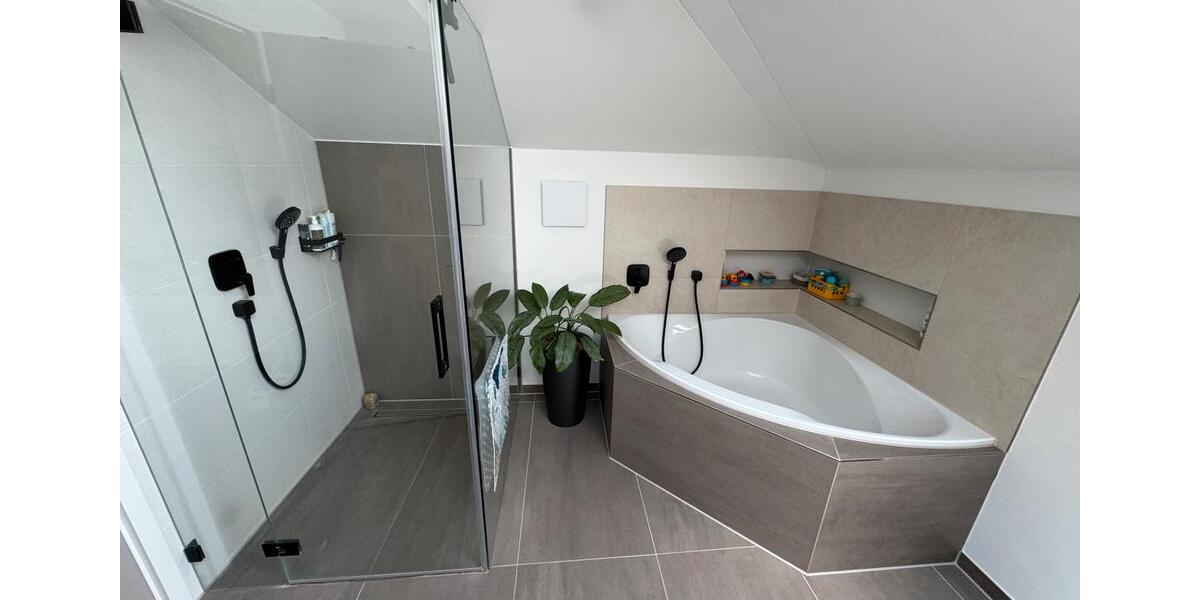 Einfamilienhaus Markgröningen - 3.5 Zimmer, 140 m&sup2;, 2.150&euro; | Angebot:24811604