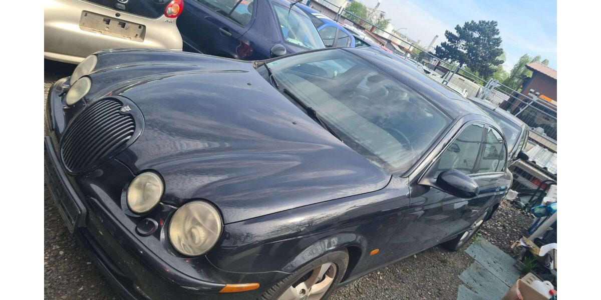 Jaguar S-Type 210.000 km 2.699 &euro; Berlin 13597