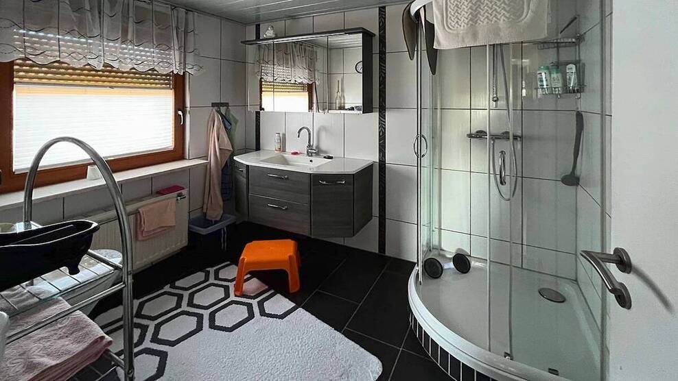 Sehr schönes großes Einfamilienhaus nur 200 Meter vom Badesee entfernt in Neustadt-Glewe 6 zimmer