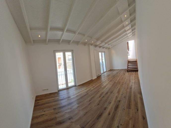 Etagenwohnung Wiesbaden Mainz-Kostheim - 4 Zimmer, 146 m&sup2;, 2.100&euro; | Angebot:24990855