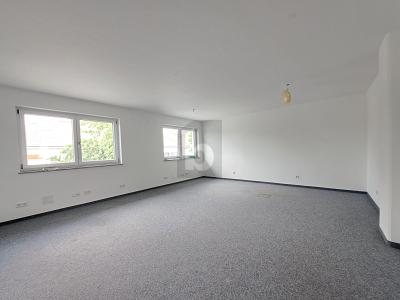 TOP-FLÄCHE IM 1. OG MIT AUFZUG + TG-PLÄTZEN - Gewerbeobjekt Germering | Angebot:26319937