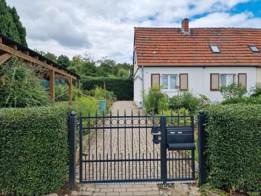 Haus mit Potenzial und großem Grundstück