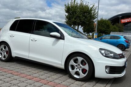 VW Golf 114.000 km 10.500 &euro; Wiesbaden 65191