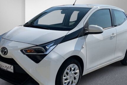 Toyota Aygo (X) 52.700 km 9.489 &euro; Wunsiedel 95632