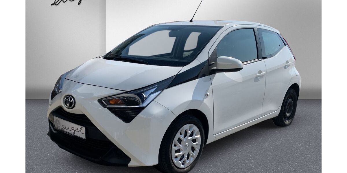 Toyota Aygo (X) 52.700 km 9.489 &euro; Wunsiedel 95632