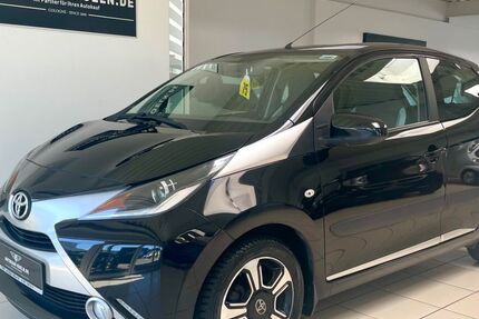 Toyota Aygo (X) 82.854 km 7.690 € Köln 51067
