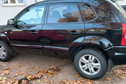 Hyundai TUCSON 217.854 km 3.950 &euro; Reutlingen 72764