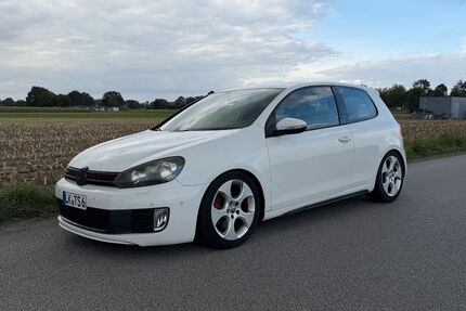VW Golf 109.800 km 9.000 &euro; Hille 32479