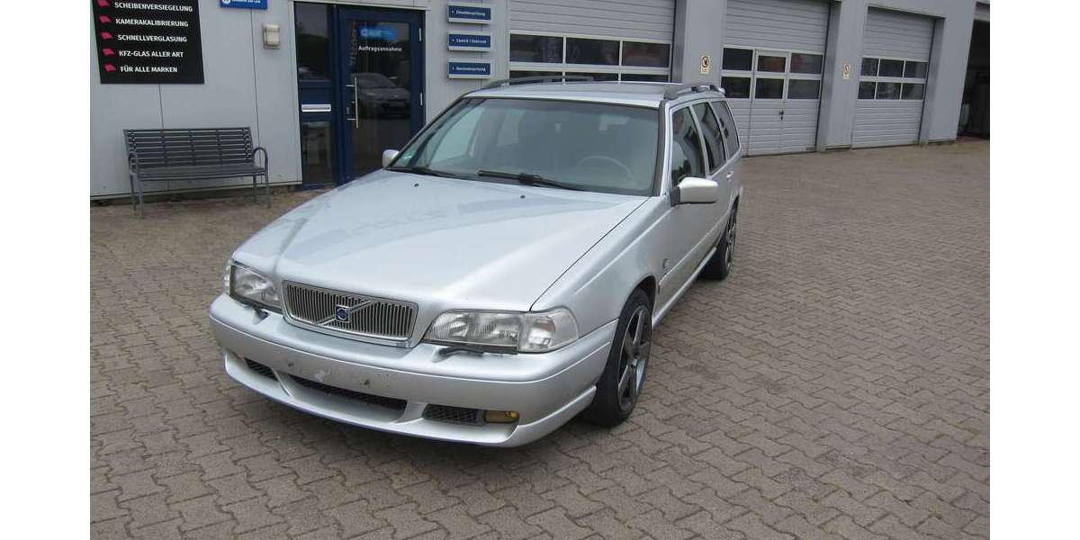 Volvo V70 328.075 km 9.900 &euro; Kirchlengern 32278