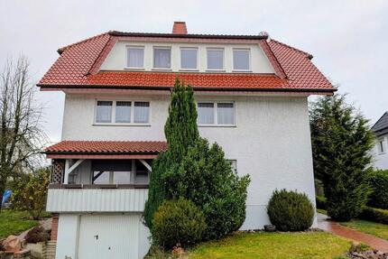 Haus Hüllhorst - 8.5 Zimmer, 228 m&sup2;, 398.000&euro; | Angebot:27447029