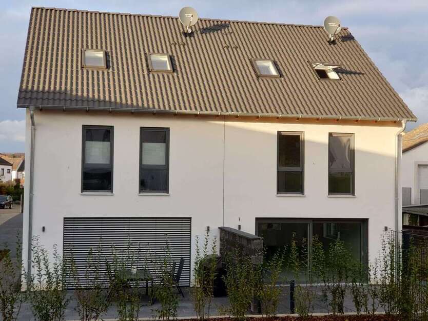 Haus zum Mieten in Grünstadt-Sausenheim 1.500 € 117 m² 5 zimmer