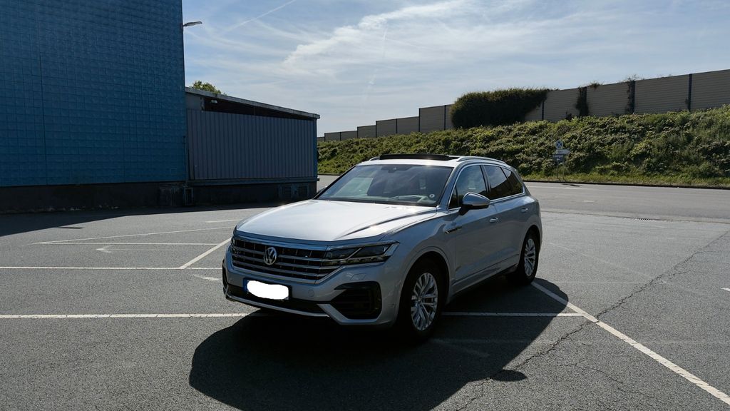 VW Touareg 63.789 km 46.999 &euro; Braunschweig 38122