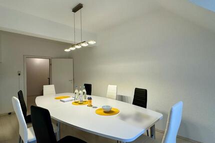 Großzügige Praxis- bzw. Bürofläche am Schweinfurter Marktplatz zimmer