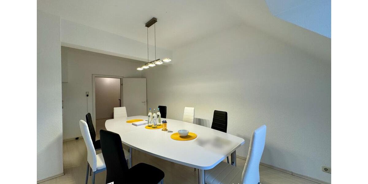 Großzügige Praxis- bzw. Bürofläche am Schweinfurter Marktplatz zimmer