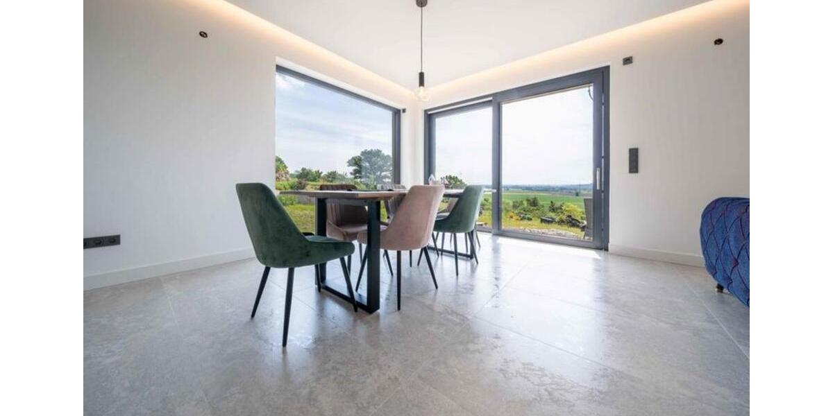 Barrierefreie NEUBAU EG-Wohnung mit Kamin & Garten (von Privat) 4 zimmer