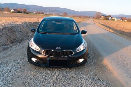 Kia ceed / Ceed 99.700 km 8.400 &euro; Bogen 94327