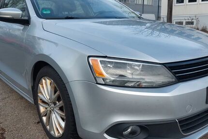 VW Jetta 140.621 km 2.999 &euro; Fellbach 70736