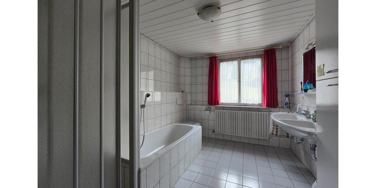 Bauernhaus, Landhaus Bad Mergentheim - 8 Zimmer, 221 m&sup2;, 196.000&euro; | Angebot:25126407