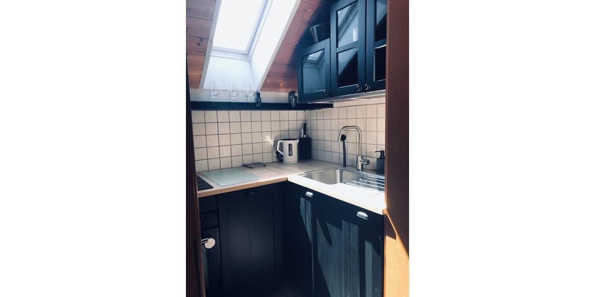 Dachgeschoßwohnung Gilching - 1.5 Zimmer, 54 m&sup2;, 1.200&euro; | Angebot:25830914