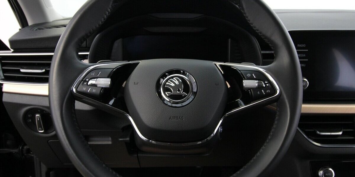 Skoda Scala 1.5 TSI 7-DSG Style Plus LED+KAMERA+AHK 57.189 km 21.900 &euro; Hagenow 19230