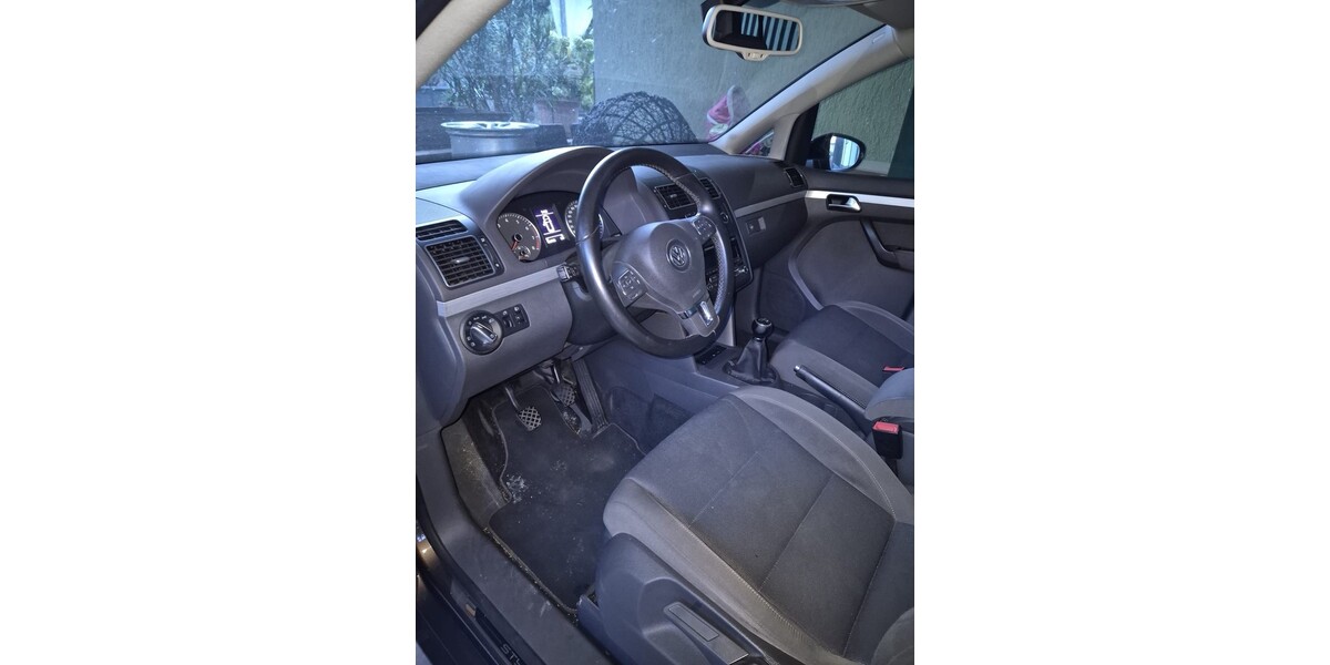 VW Touran 135.000 km 5.600 € Erfurt 99084