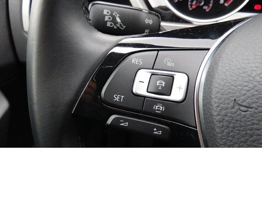 Touran 1.5 Comfortlin TSI BMT 5 Sitze Navi Klima