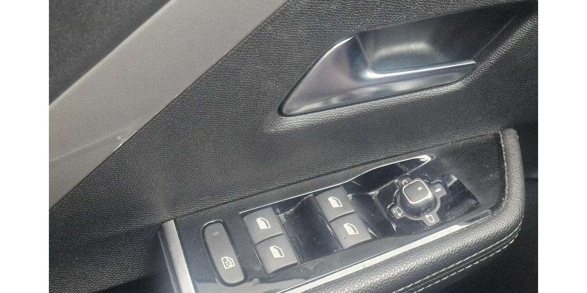 Opel Astra 1.5DGS Line Klimaautomatik Automatik 64.000 km 21.998 &euro; Landau 76829