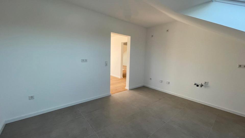 Dachgeschoßwohnung Goldbach - 4.5 Zimmer, 126 m&sup2;, 1.500&euro; | Angebot:26648221