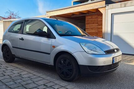 Ford Fiesta 155.000 km 1.990 &euro; Poing 85586