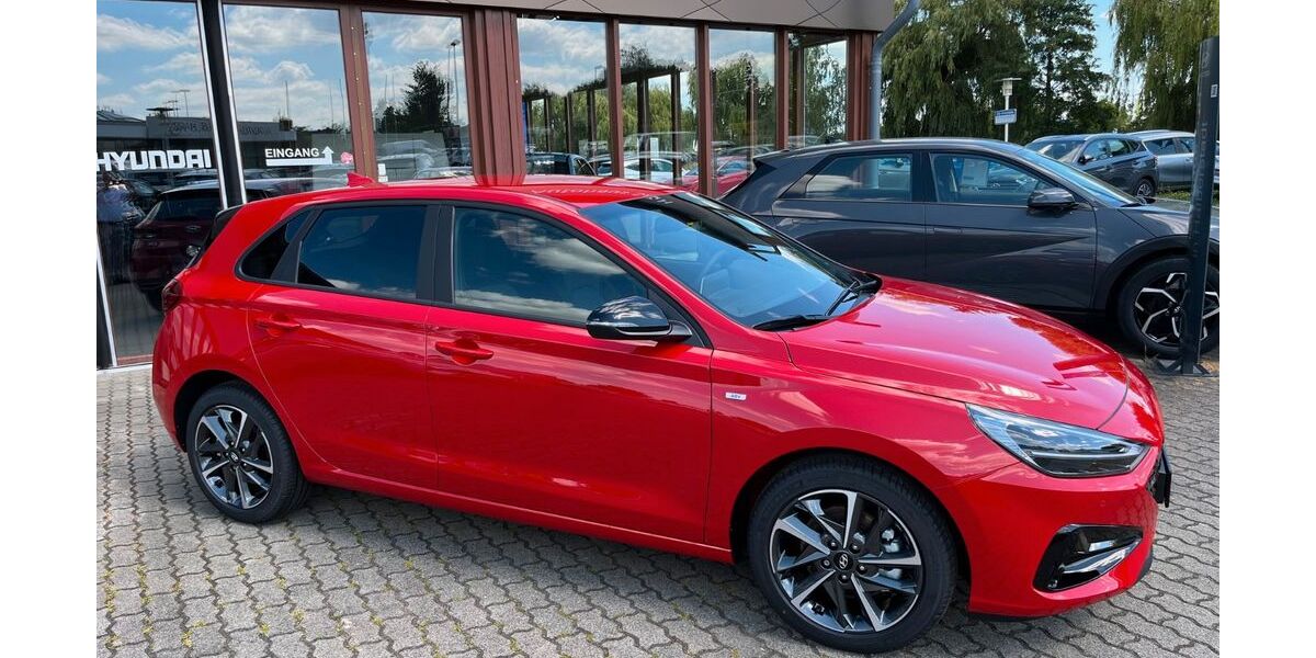 Hyundai i30 13.000 km 21.990 &euro; Halberstadt 38820