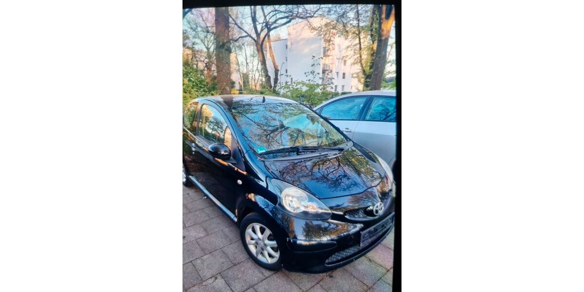 Toyota Aygo (X) 142.000 km 1.100 &euro; Hamburg 22043