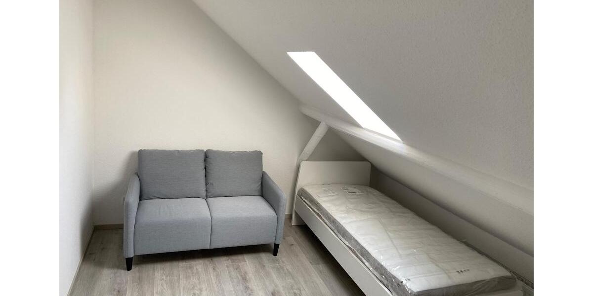 Dachgeschoßwohnung Mannheim Niederfeld - 1 Zimmer, 14 m&sup2;, 260&euro; | Angebot:26634510