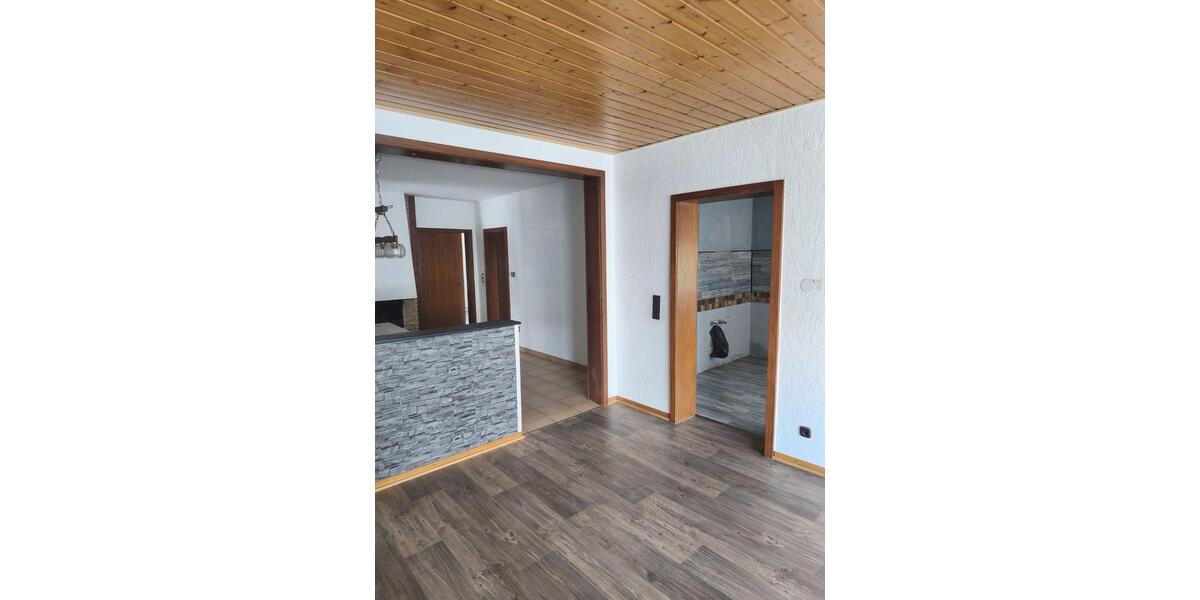 Etagenwohnung Netphen - 3 Zimmer, 95 m&sup2;, 650&euro; | Angebot:26611414