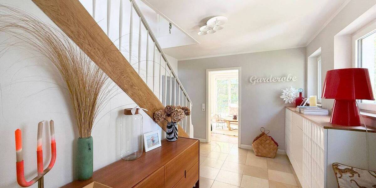 Einfamilienhaus Stuttgart Süd - 5 Zimmer, 215 m&sup2;, 4.500&euro; | Angebot:26779855