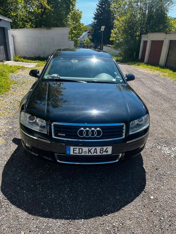 Audi A8 140.000 km 10.000 € München 80639