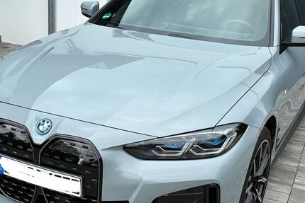 BMW i4 52.000 km 40.900 &euro; Buch 84172