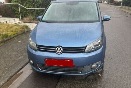 VW Touran 142.963 km 7.499 &euro; Berg 76768