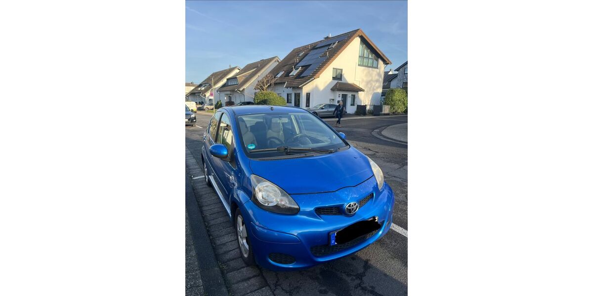 Toyota Aygo (X) 141.000 km 2.500 &euro; Frankfurt am Main 60320