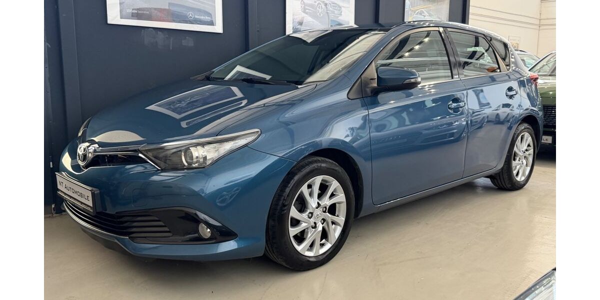 Toyota Auris 134.000 km 7.999 &euro; Schwerte 58239