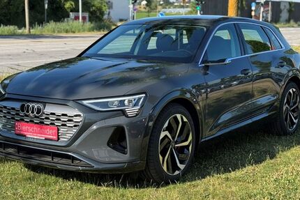 Audi Q8 e-tron 4.340 km 52.750 € Regensburg 93055